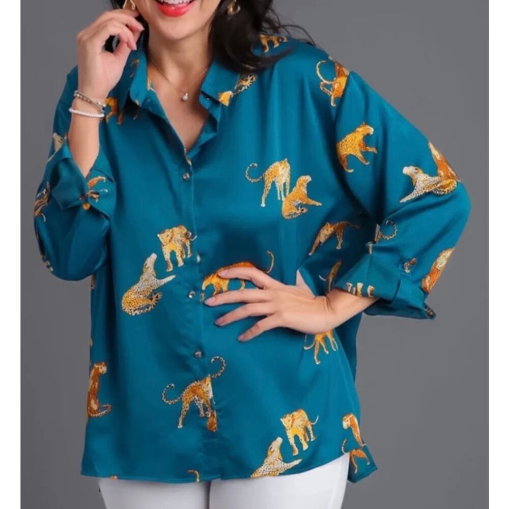 Umgee Blue Satin Cheetah Button Up Long Sleeve Blouse M NWT